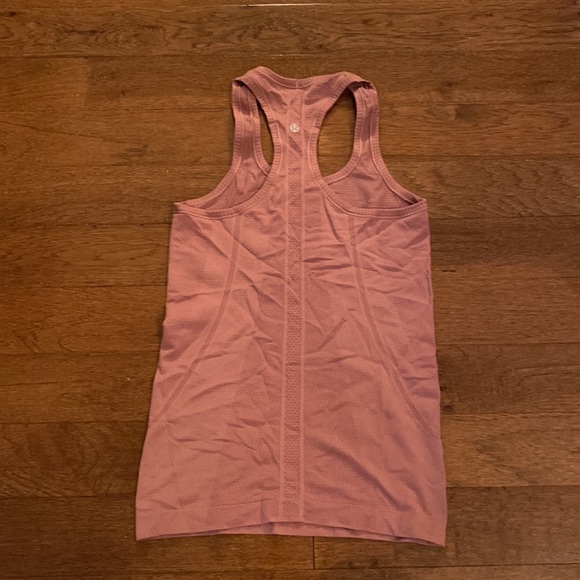 Lululemon tank - Picture 2 of 2